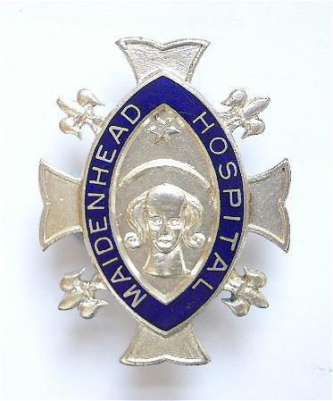 Maidenhead Hospital Berkshire nurses badge c1940s