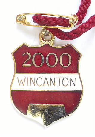 2000 Wincanton horse racing club badge