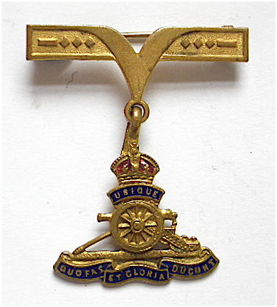 WW2 Royal Artillery v for victory sweetheart brooch