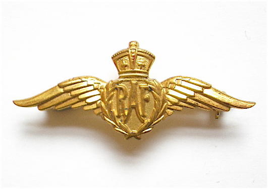 WW2 RAF Bundles For Britain, Official American War Workers Badge.