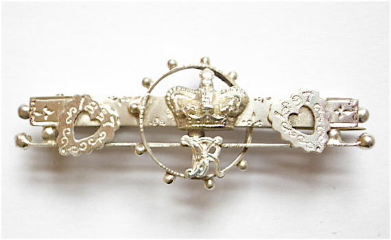 Queen Victoria 1897 Jubilee silver double heart brooch