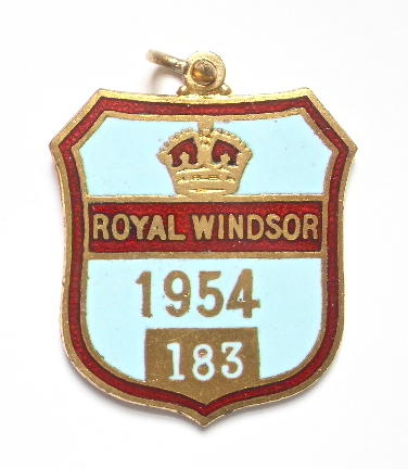 1954 Royal Windsor horse racing club badge