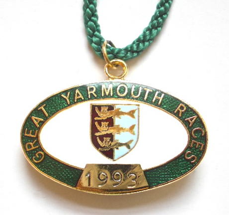 1993 Great Yarmouth horse racing club badge