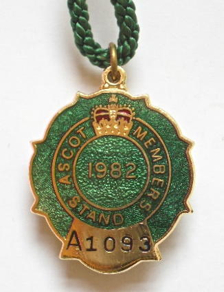 1982 Ascot horse racing club badge