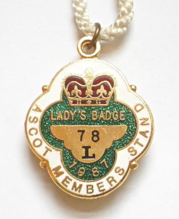 1987 Ascot horse racing club badge