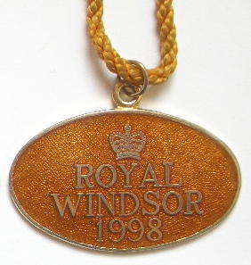 1998 Royal Windsor horse racing club badge