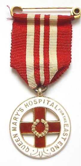 WW1 Queen Marys Hospital for the East End 1917 silver nurses badge