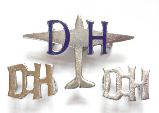 De Havilland Aircraft Company cap and collar badges