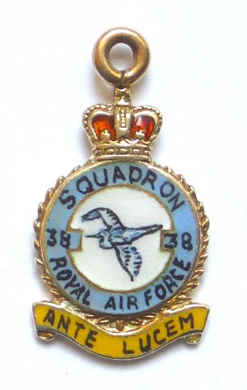 RAF No 38 Squadron Royal Air Force 1976 hallmarked 9ct gold charm