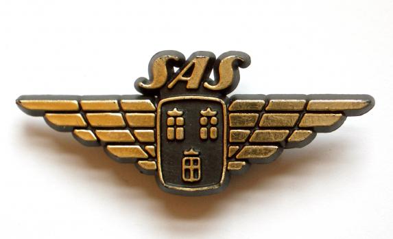 Scandinavian Airlines Junior Flyer plastic wing airline badge