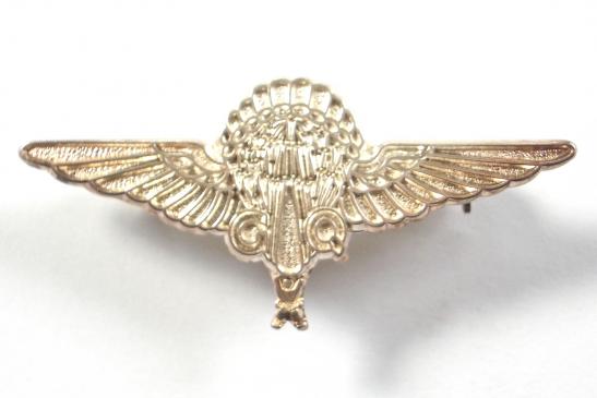 GQ Parachutist Company 1989 hallmarked silver badge 