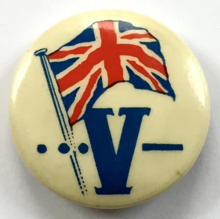 WW2 Winston Churchills V for Victory morse code Union Jack badge
