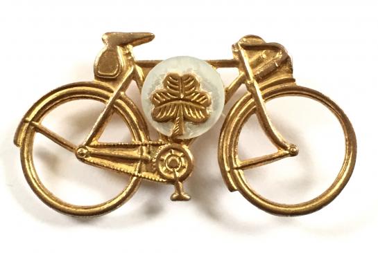 Cyclists Touring souvenir shamrock emblem of Ireland bicycle badge