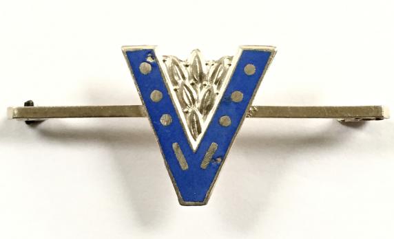 WW2 Winston Churchill V for Victory morse code silver badge