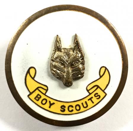 Boy Scouts District Cubmaster white enamel hat badge