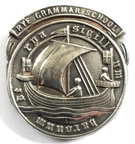 Rye Grammar School, Sussex 1924 hallmarked silver badge