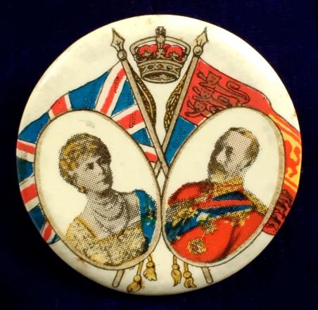King George V and Queen Mary 1935 Jubilee souvenir badge