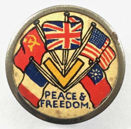 WW2 Peace & Freedom V For Victory allies flags of the nation badge