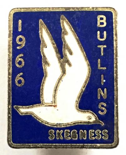 Butlins 1966 Skegness Holiday Camp seabird badge