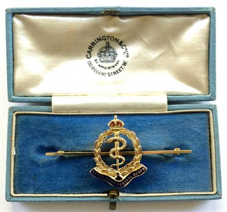Royal Army Medical Corps 9ct gold & enamel sweetheart brooch