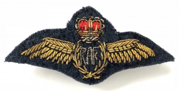 EIIR Royal Air Force Officers RAF bullion cloth mess wing pin badge.