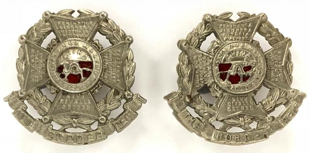 circa WW1 Border Regiment white metal other ranks collar badges.
