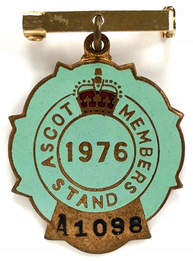 1976 Ascot horse racing club badge.