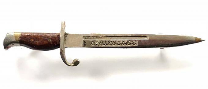 WW1 Bruxelles miniature bayonet battle badge 59mm