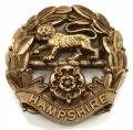 WW2 Hampshire Regiment plastic economy issue cap badge 