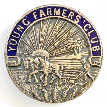 Young Farmers Club supporters pin badge