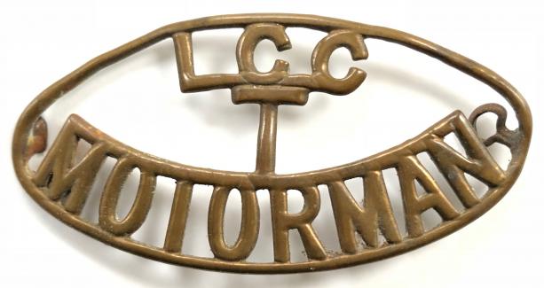 London County Council Tramways LCCT Motorman brass cap badge