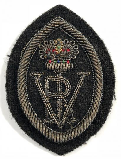 Queens Institute of District Nursing silver bullion cloth hat badge