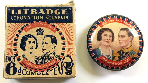 King George VI & Queen Elizabeth 1937 Coronation tin button badge in retailers box