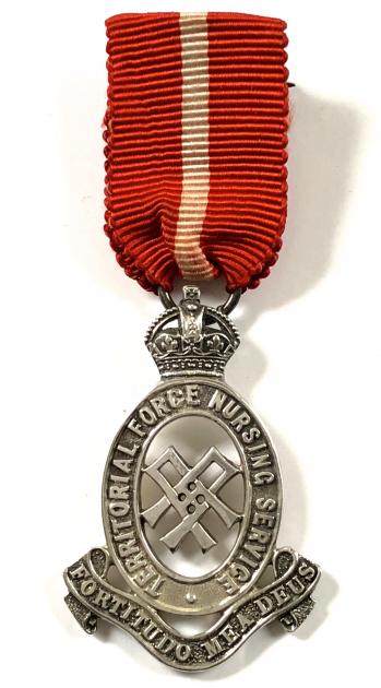 Territorial Force Nursing Service TFNS silver tippet badge medal