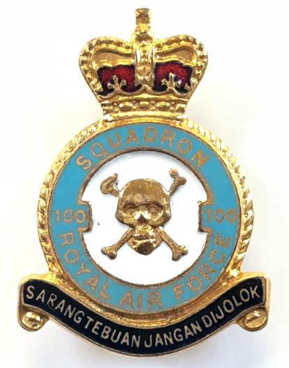 RAF No 100 Squadron Royal Air Force badge c1953
