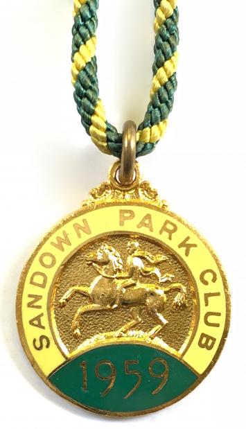 1959 Sandown Park horse racing club badge