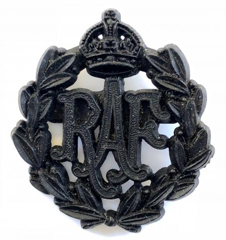 WW2 Royal Air Force plastic economy issue RAF cap badge