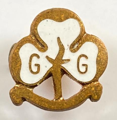 Girl Guides MINIATURE trefoil promise badge by Nelson Products