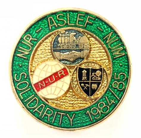 NUR ASLEF NUM Solidarity 1964 railway and miners union strike badge