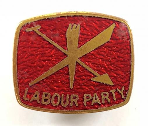 ENAMEL BADGE PIN 25mm LABOUR PARTY POLITICAL LIBERTY LEFT SOCIALIST OLD LOGO 