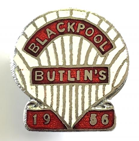 Butlins 1956 Blackpool holiday camp shell badge