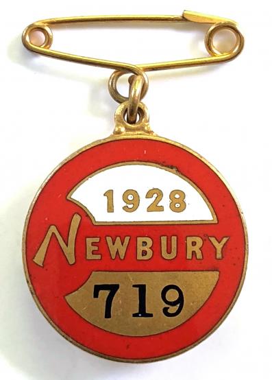 1928 Newbury horse race club badge