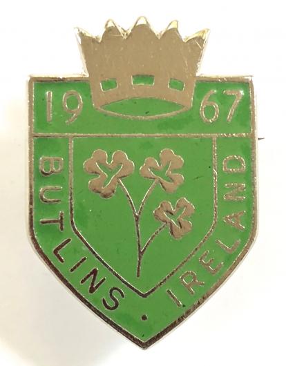 Butlins 1967 Mosney Ireland holiday camp shamrock badge