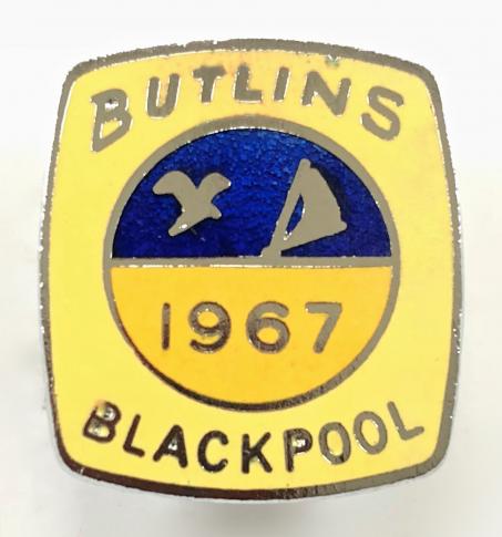 Butlins 1967 Blackpool holiday camp bird & boat badge