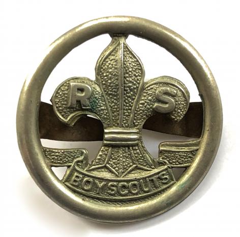 Rover Scouts green beret hat badge
