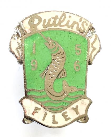 Butlins 1956 Filey holiday camp fish on line badge