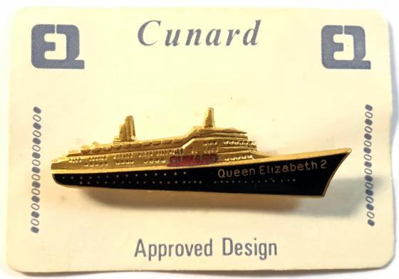 Queen Elizabeth 2 Cunard Steamship Co Ltd souvenir badge signed 26th August 1971 mint