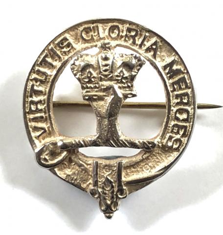 Robertson Clan Family Crest 1956 hallmarked silver pin badge