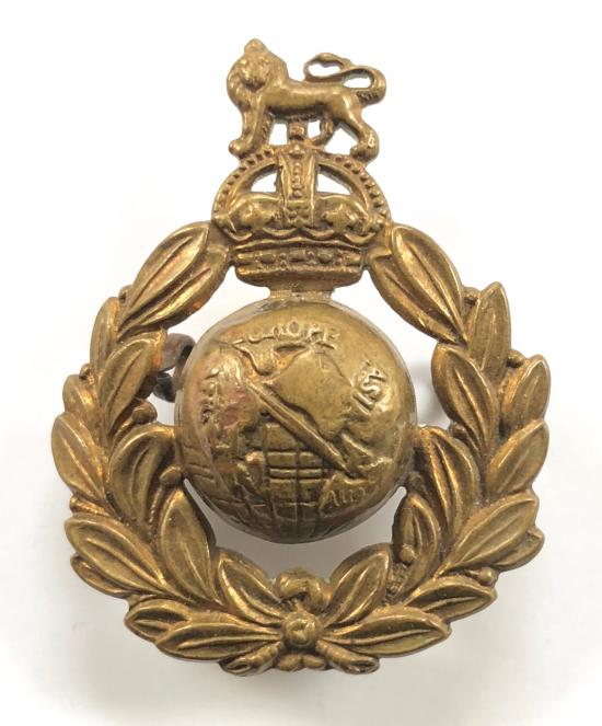 Royal Marines Commando brass cap badge