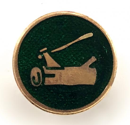 Boy Scouts Gilwell Park log and axe pin badge